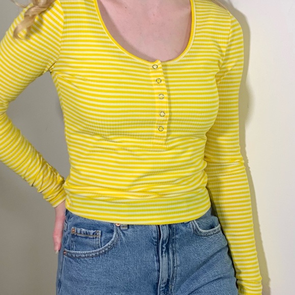 Long sleeve yellow stripped shirt - Picture 2 of 3